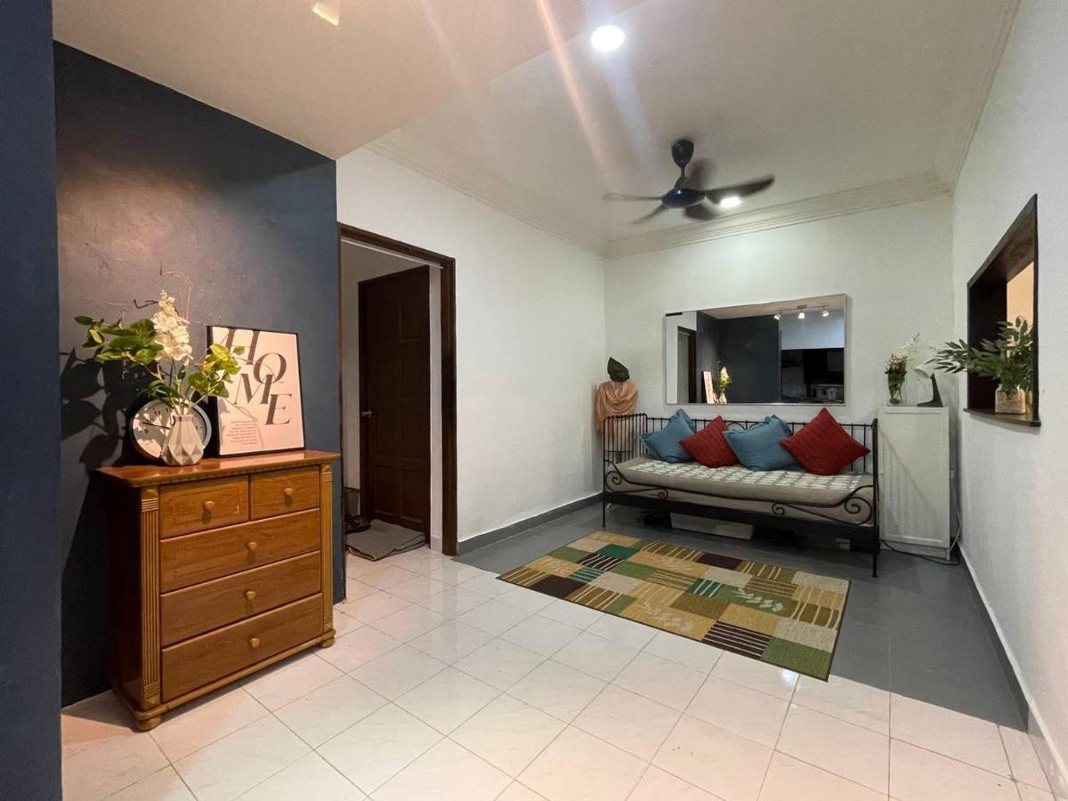 Homestay Laman Nuri, Kota Damansara 페탈링자야 외부 사진