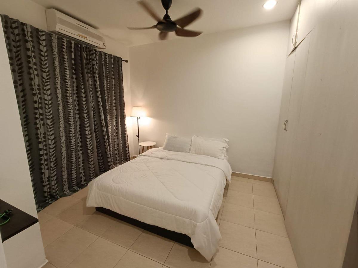 Homestay Laman Nuri, Kota Damansara 페탈링자야 외부 사진